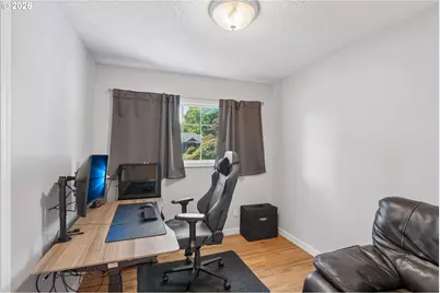 1913 SE Pine St, Hillsboro, OR 97123 - Photo 23