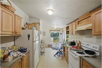 49629 Highway 242, Broadbent, OR 97414 - Photo 19
