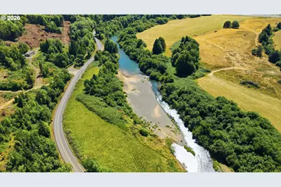 49629 Highway 242, Broadbent, OR 97414 - Photo 5