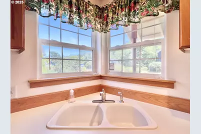 26534 Chieftain Dr, Rockaway Beach, OR 97136 - Photo 9