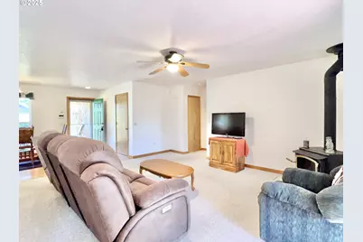 26534 Chieftain Dr, Rockaway Beach, OR 97136 - Photo 17