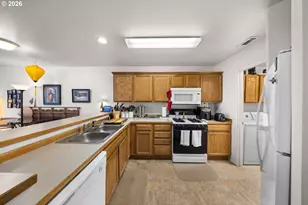 1926 NE Sams Loop, Bend, OR 97701 - Photo 13