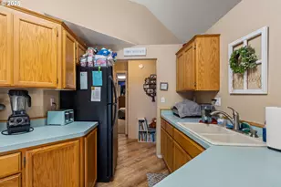 440 W Agee St, Roseburg, OR 97471 - Photo 19