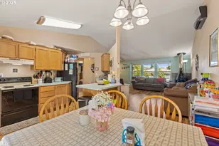 440 W Agee St, Roseburg, OR 97471 - Photo 13