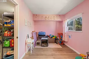 440 W Agee St, Roseburg, OR 97471 - Photo 33