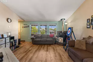 440 W Agee St, Roseburg, OR 97471 - Photo 7