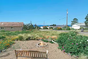 2413 NW Bayshore Loop, Waldport, OR 97394 - Photo 25