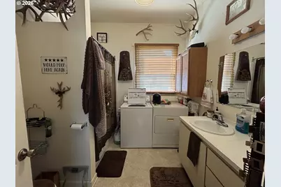 704 Main Ave, La Grande, OR 97850 - Photo 11