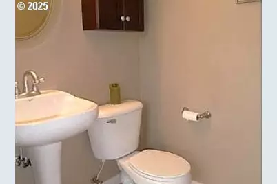 2127 NE Cadbury Ave, Hillsboro, OR 97006 - Photo 9