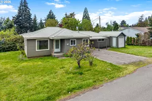 381 NE Wisconsin St, White Salmon, WA 98672 - Photo 3