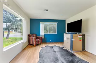 381 NE Wisconsin St, White Salmon, WA 98672 - Photo 13