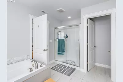 703 E Tanoak Ave, La Center, WA 98629 - Photo 23