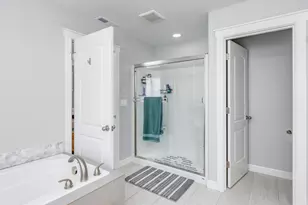 703 E Tanoak Ave, La Center, WA 98629 - Photo 23