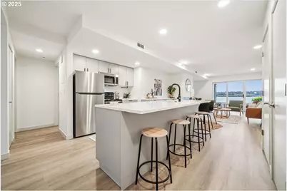 87 N Hayden Bay Dr, Portland, OR 97217 - Photo 3