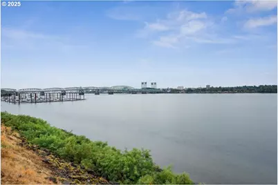 87 N Hayden Bay Dr, Portland, OR 97217 - Photo 21