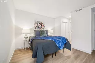 87 N Hayden Bay Dr, Portland, OR 97217 - Photo 13