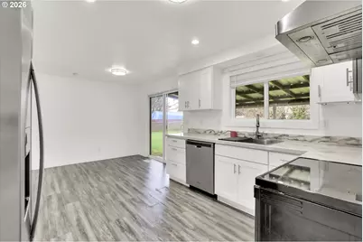 597 SE 13th Ave, Hillsboro, OR 97123 - Photo 13