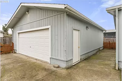 1672 Pritchett Pl, Cottage Grove, OR 97424 - Photo 23