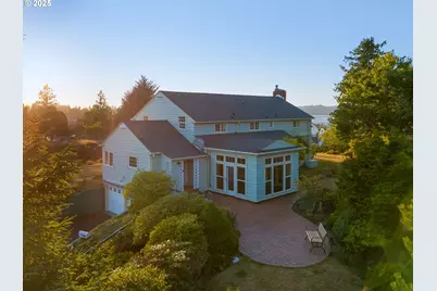 1320 15th St, Astoria, OR 97103 - Photo 3