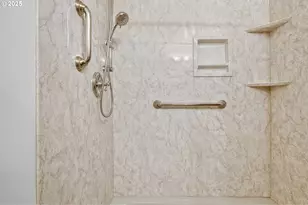 379 SE 34th Ct, Hillsboro, OR 97123 - Photo 33