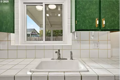 379 SE 34th Ct, Hillsboro, OR 97123 - Photo 19