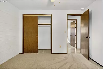 379 SE 34th Ct, Hillsboro, OR 97123 - Photo 27