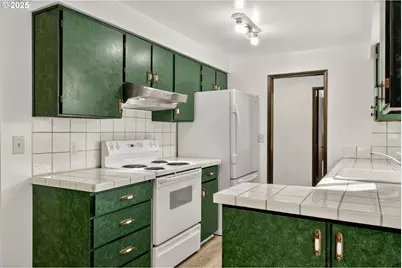 379 SE 34th Ct, Hillsboro, OR 97123 - Photo 17