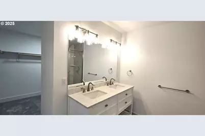 12451 SE Harold St #1, Portland, OR 97236 - Photo 17