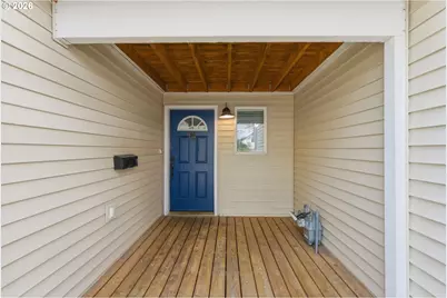 8945 N Calvert Ave, Portland, OR 97217 - Photo 3