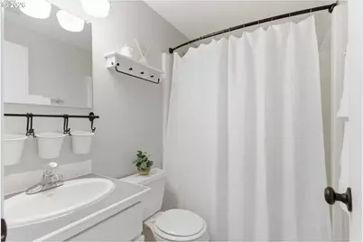 8945 N Calvert Ave, Portland, OR 97217 - Photo 23