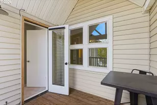 8945 N Calvert Ave, Portland, OR 97217 - Photo 21