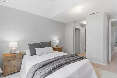 8945 N Calvert Ave, Portland, OR 97217 - Photo 17