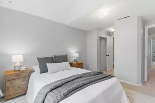 8945 N Calvert Ave, Portland, OR 97217 - Photo 17
