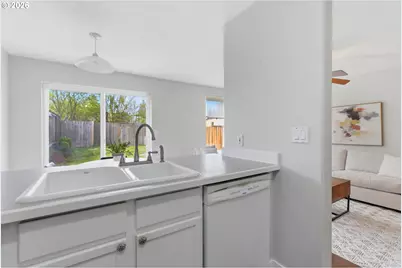 8945 N Calvert Ave, Portland, OR 97217 - Photo 13