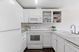 8945 N Calvert Ave, Portland, OR 97217 - Photo 11