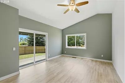 306 E Hilltop Dr, Newberg, OR 97132 - Photo 13