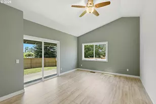 306 E Hilltop Dr, Newberg, OR 97132 - Photo 13