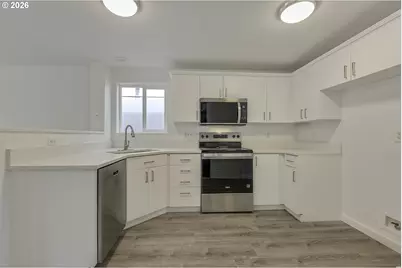 585 SW 207th Ave, Beaverton, OR 97006 - Photo 5