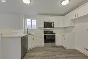 585 SW 207th Ave, Beaverton, OR 97006 - Photo 5