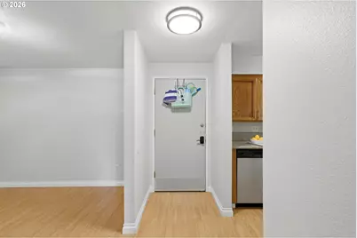 8720 SW Tualatin Rd #303, Tualatin, OR 97062 - Photo 7