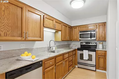 8720 SW Tualatin Rd #303, Tualatin, OR 97062 - Photo 9