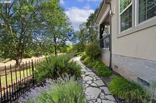 567 Cherokee Ave, Roseburg, OR 97471 - Photo 43