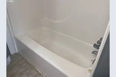 98620 Camellia Dr, Brookings, OR 97415 - Photo 17