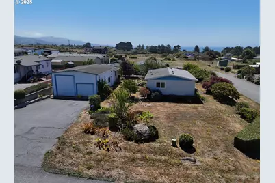 98620 Camellia Dr, Brookings, OR 97415 - Photo 1