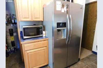 231 NE Darrell Ave, Winston, OR 97496 - Photo 17