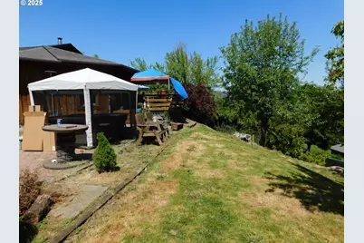 231 NE Darrell Ave, Winston, OR 97496 - Photo 43