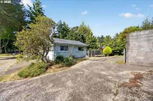 1410 Sherman Ave, North Bend, OR 97459 - Photo 43