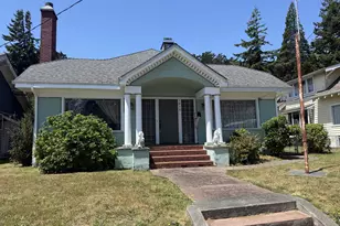 1410 Sherman Ave, North Bend, OR 97459 - Photo 5