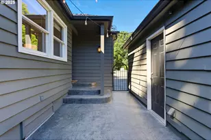 3190 SW Ridgewood Ave, Portland, OR 97225 - Photo 15