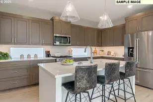 6640 SE Kinnaman St, Hillsboro, OR 97123 - Photo 3